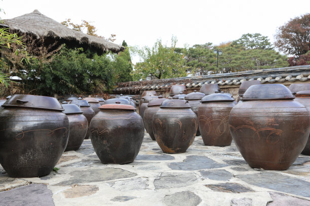 韩国传统，漂亮的罐子图片下载