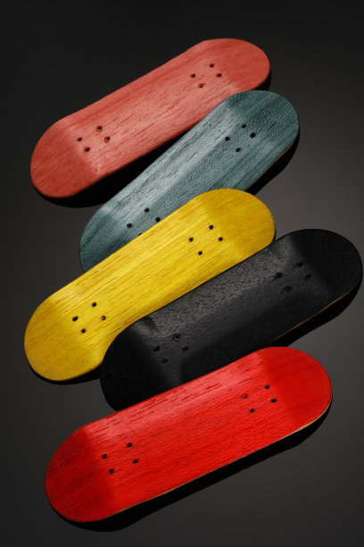 黑色背景上指板的备件图片下载