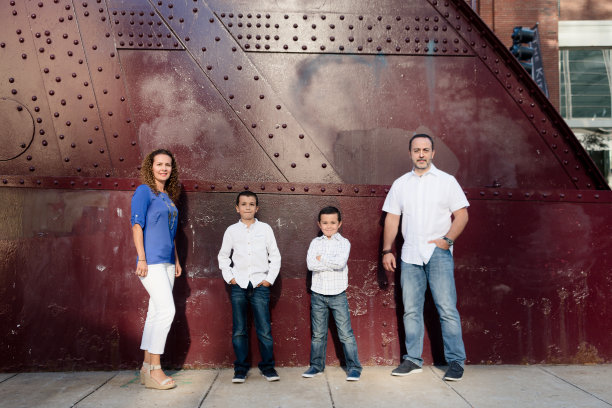 四口之家图片下载