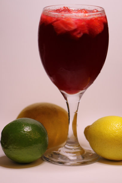 自制的桑格利亚汽酒图片下载