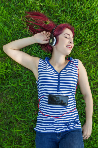 女人放松放松的音乐图片下载