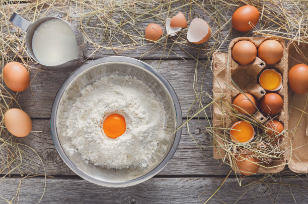 烘焙、鸡蛋及面粉的烹饪原料图片下载