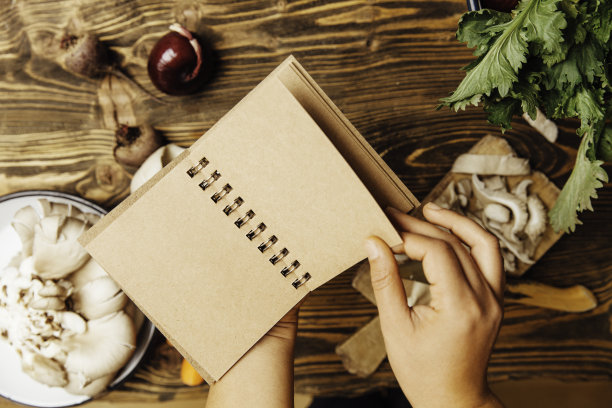 新鲜食品与笔记本图片下载