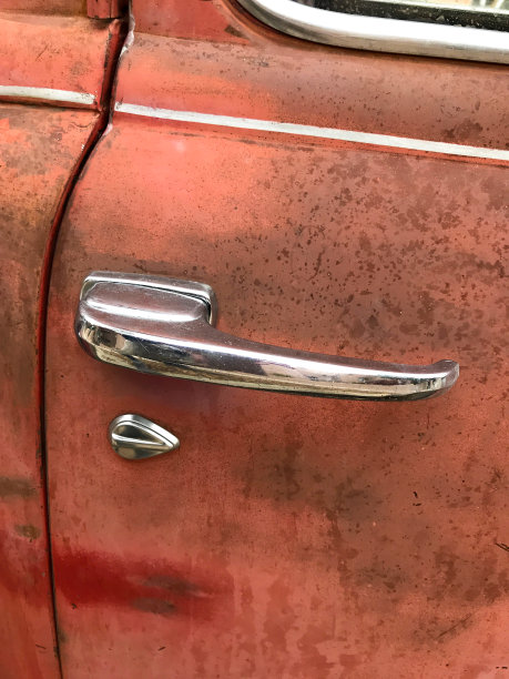 复古红色卡车门(特写)图片下载