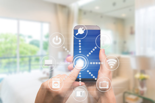 智能家居自动化应用在移动与家庭内部的背景。家居物联网概念。4.0智能技术素材图片