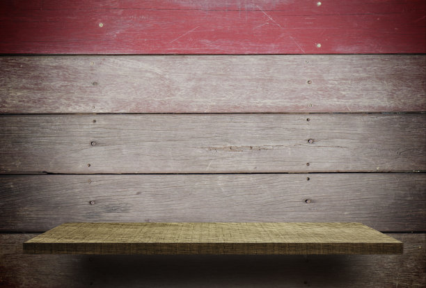 空木架柜台在肮脏的木制背景图片下载