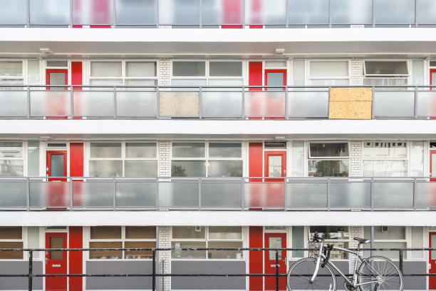 这是伦敦一座市政住宅区的正面素材图片