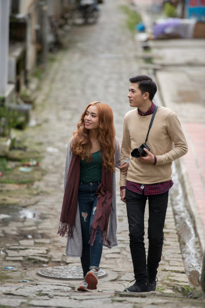 旅行者在城市图片下载