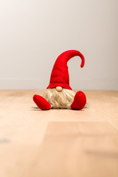 红色圣诞矮人图片下载