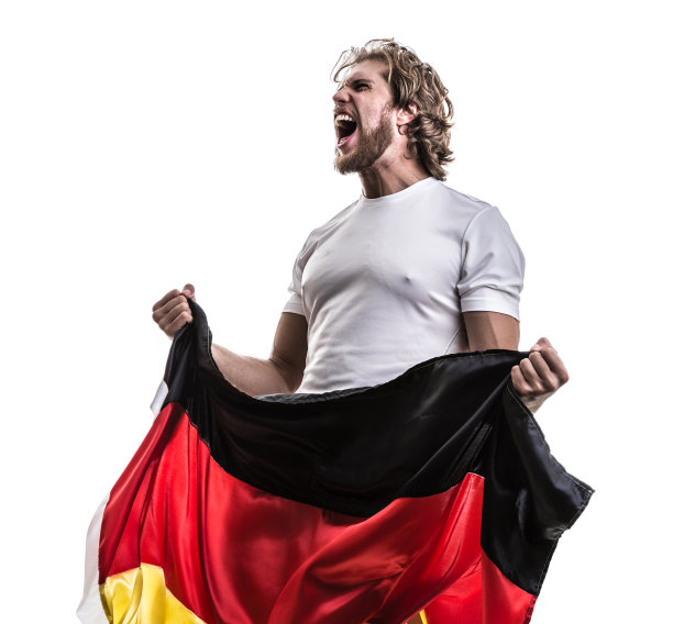 德国男运动员/粉丝在白色背景下庆祝图片下载