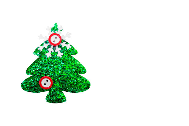 圣诞树孤立在白色的背景。，这有剪切路径。图片下载
