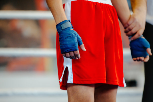 胜者在拳击台上宣布图片下载