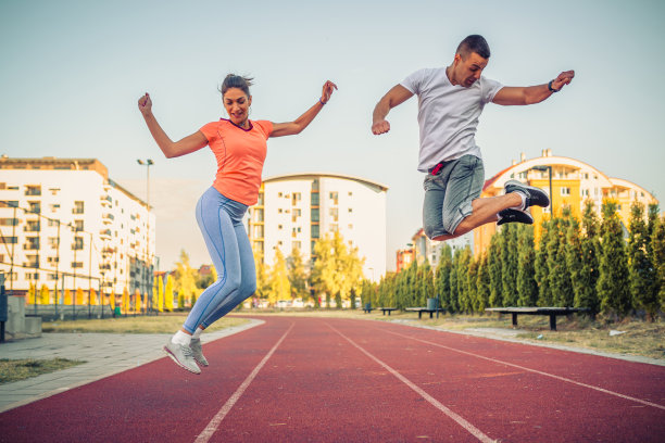 健康的生活方式和晨练图片下载