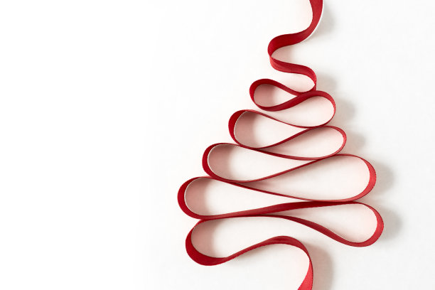 明亮的红色丝带圣诞树横向贺卡孤立在白色图片下载