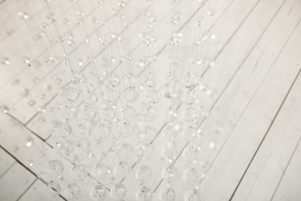 水晶吊灯的特写照片。魅力背景与复制空间。豪华的室内图片下载