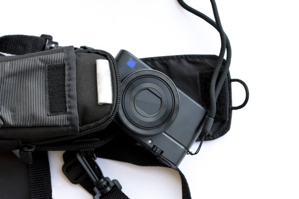 白色背景的紧凑型相机图片下载