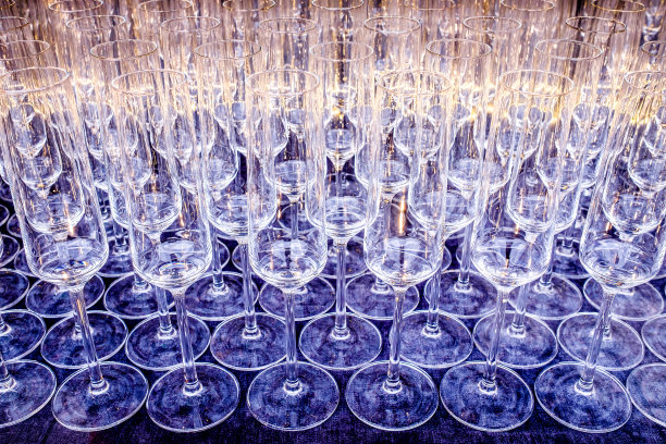 空的香槟杯图片下载