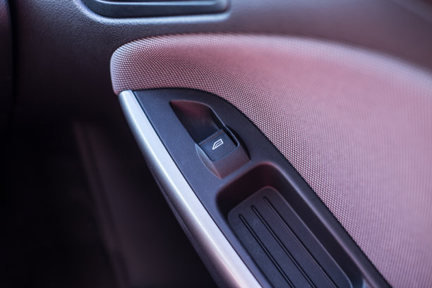 里面的车的特写照片图片下载