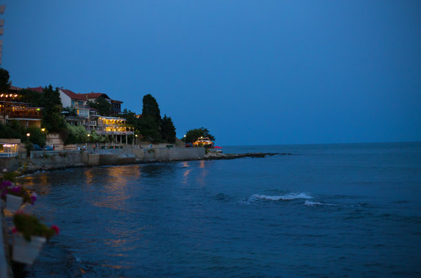 美丽的奈塞巴尔古城夏夜图片下载