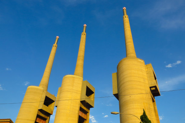 前巴塞罗那贝索斯河热电站图片下载