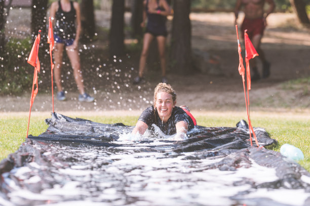 泥浆跑筹款人!图片下载