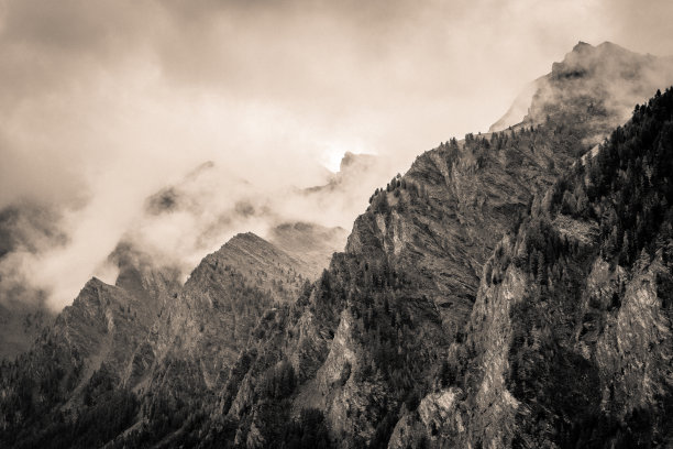 云中之山图片下载