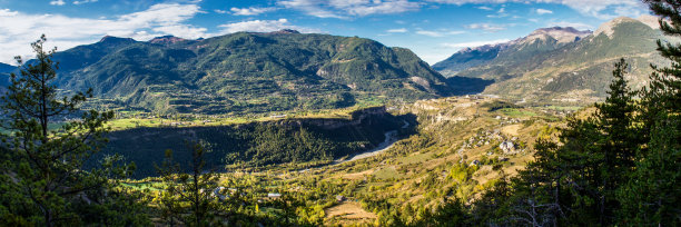 太子山的城堡图片下载