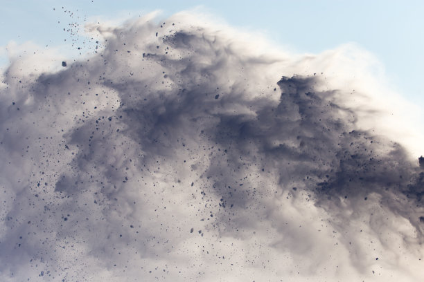 雪崩作为背景图片下载