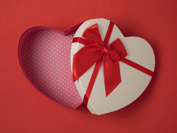 心形礼品盒图片下载