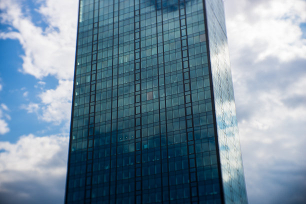 现代办公大楼的外部建筑图片下载