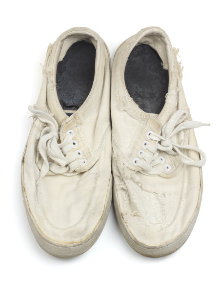 穿帆布鞋图片下载