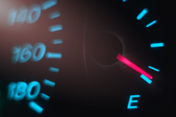 的气体。空油箱。图片下载