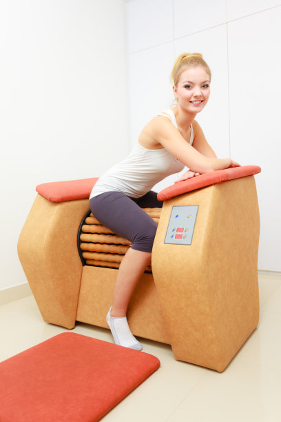 女人甩掉大腿上的脂肪团图片下载