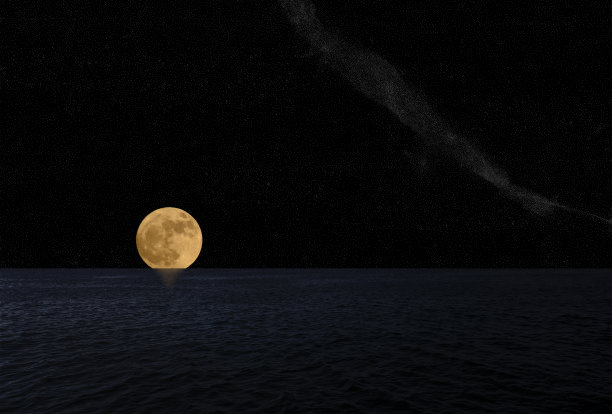 来自海上的满月图片下载