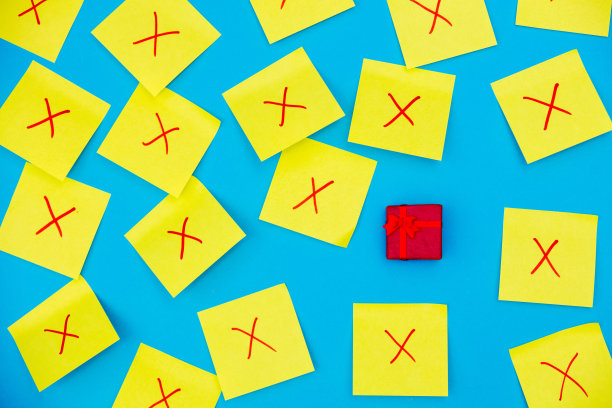 彩色贴纸和一个精选礼品盒图片下载