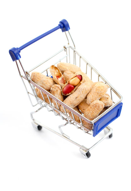 购物车里的咸花生干图片下载