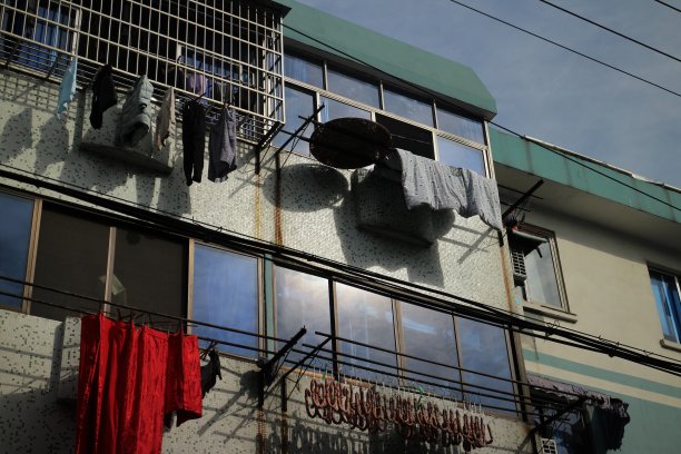 腊肠清洗烘干素材图片