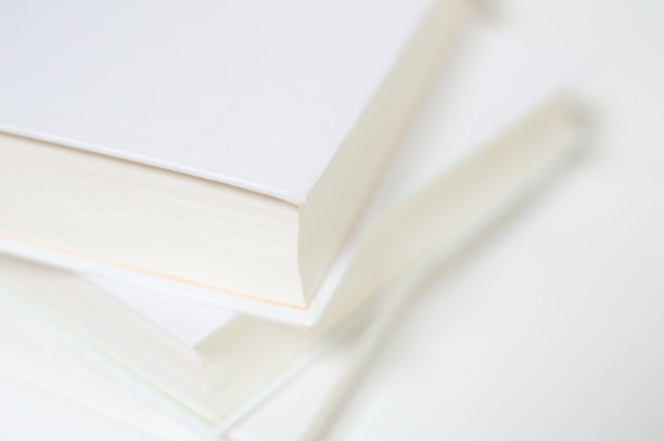 白色背景的书图片下载