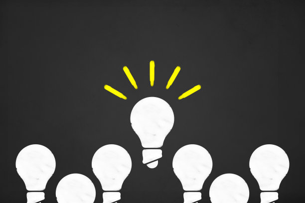 黑板上的节能概念图片下载