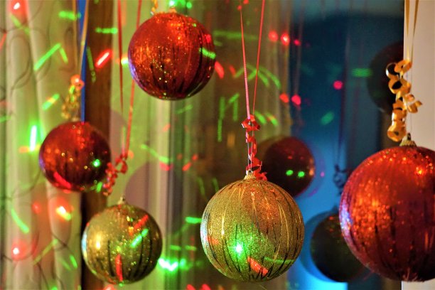 圣诞彩灯及装饰品图片下载