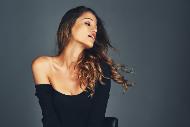 漂亮的头发不是偶然的……图片下载