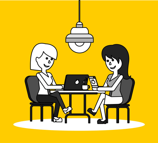 女性用笔记本电脑和智能手机工作图片下载