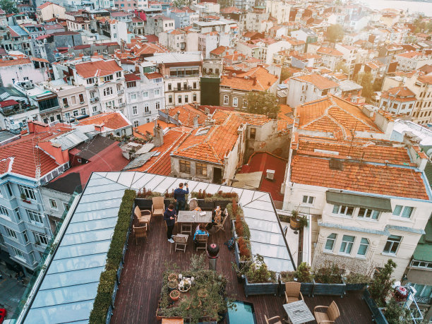 天台上的朋友图片下载