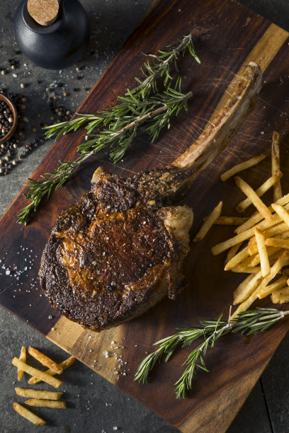 煮草喂烟斗斧牛排图片下载