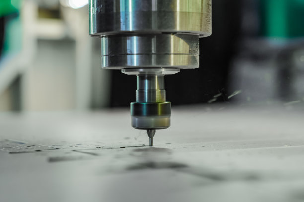 铣床处于正常工作状态。图片下载