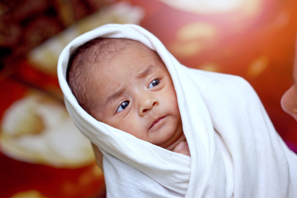 新出生的婴儿图片下载