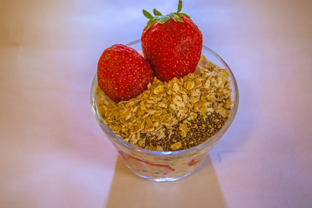 草莓冻糕早餐图片下载