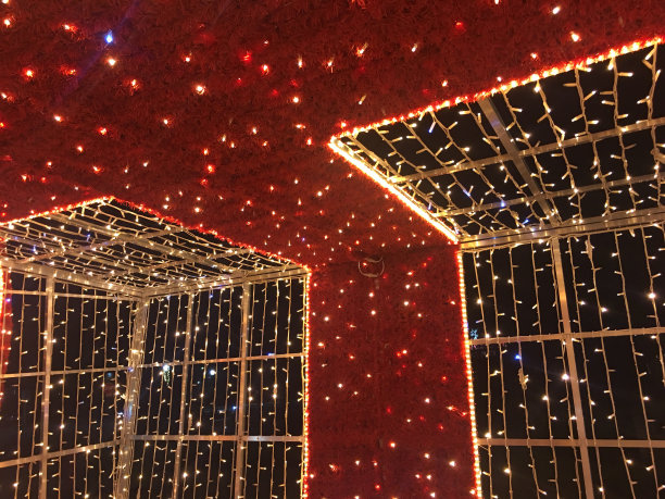 里面有一个巨大的圣诞礼物图片下载