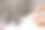 女孩把牙膏涂在牙刷上素材图片