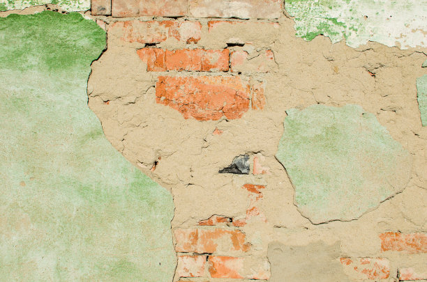 旧砖墙，灰泥脱落图片下载